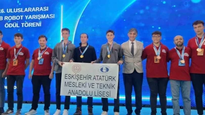 Eskişehir’deki Lisede Tasarlanan Robot Dünya Birinciliğini Getirdi