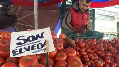 Ucuz ve Lezzetli Bahçe Domateslerine Esnaf ’Son Elveda’ Dedi