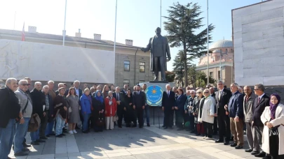 İYİ Parti Eskişehir İl Örgütü, Kuruluşlarının 7. Yıldönümü İçin Valilik Önünde Bir Araya Geldi