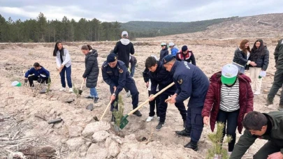 Eskişehir Jandarma Ekipleri, Fidan Dikme Etkinliğine Katıldı