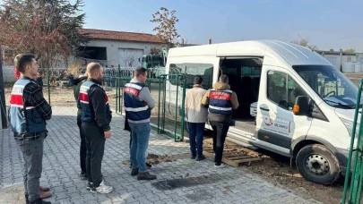 Eskişehir’de Göçmen Kaçakçılığına Operasyon: 44 Düzensiz Göçmen Geri Gönderildi