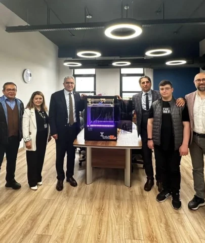 Eskişehir’de ROBOSB Teknoloji Takımı 3D Yazıcısını Sundu