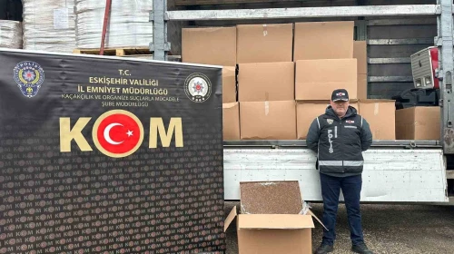 Eskişehir’de 1 Milyon 125 Bin Adet Doldurulmuş Makaron Ele Geçirildi