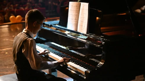 Kırşehir’de Müzik ve Sahne Sanatları Gösterisi’ne yoğun ilgi