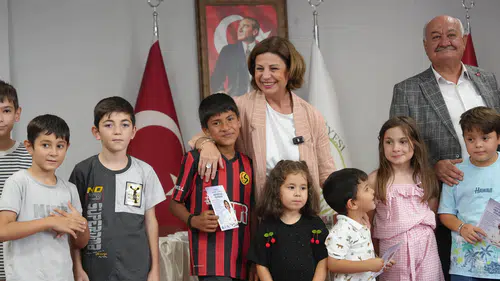 Başkan Ünlüce'den Öğrencilere Kırtasiye Desteği