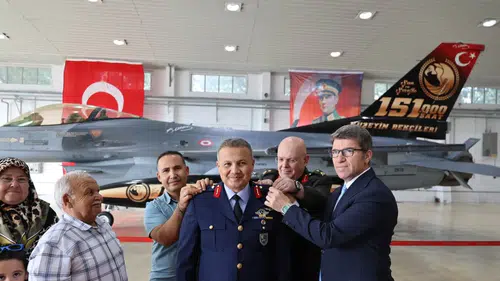 İlk Türk Astronot Alper Gezeravcı Tuğgeneral Rütbelerini Taktı