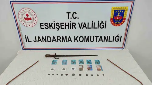Eskişehir’de Tarihi Eser Operasyonu: 46 Sikke ve Kılıç Ele Geçirildi