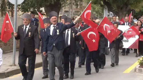 Eskişehir’de Gaziler Günü için bando yürüyüşü