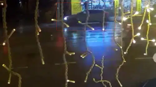 Eskişehir’de SUV araç çöp konteyneri ve elektrik panosuna çarptı