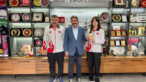 Rabia Şafak Dünya Kick Boks Şampiyonası’nda Üçüncü Oldu