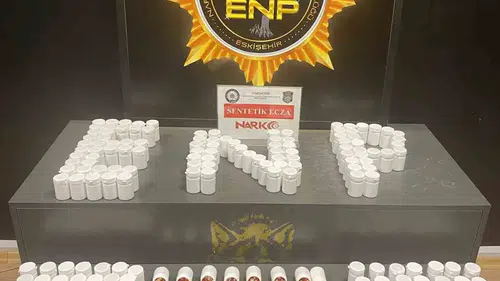 Eskişehir’de araçtan 8 bin 67 adet yasaklı madde ele geçirildi