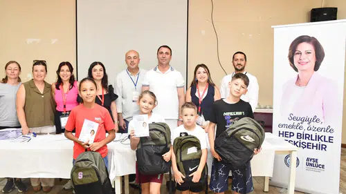 Büyükşehir Belediyesi’nden Beylikova’daki Öğrencilere Kırtasiye Desteği