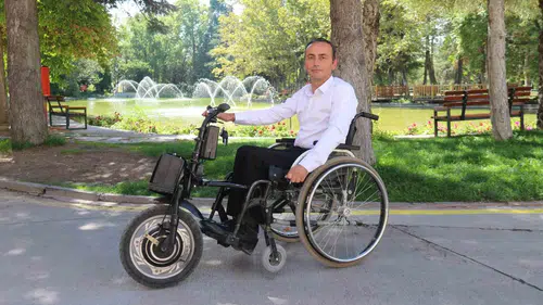 30 yıl önce felç kaldı, tekerlekli sandalyesini kendi imkanlarıyla hızlandırdı