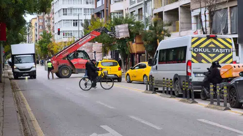 Eskişehir’de İnşaat Çalışması Trafiği Aksattı