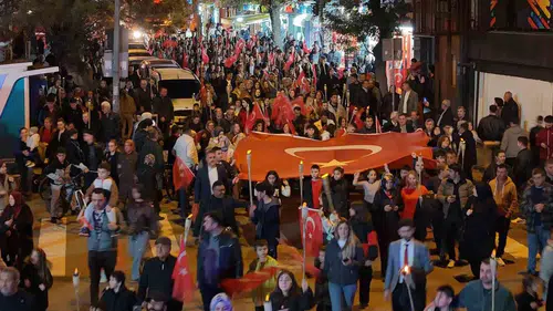 Kırıkkale'de Cumhuriyet coşkusu fener alayı ve bozlak ezgileriyle taçlandı