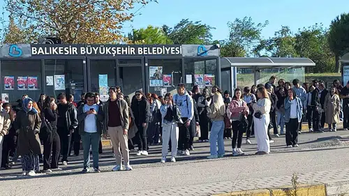 Bandırma Onyedi Eylül Üniversitesi'nde ders saatleri ulaşımı kilitledi