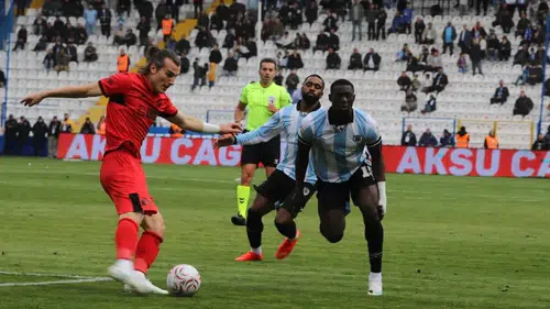 Erzurumspor FK evinde Çorum FK'ya teslim oldu: 1-3