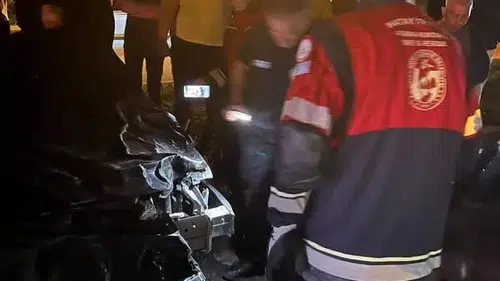 Samandağ'da yola çıkan büyükbaş hayvan kazaya yol açtı: Sürücü yaralandı
