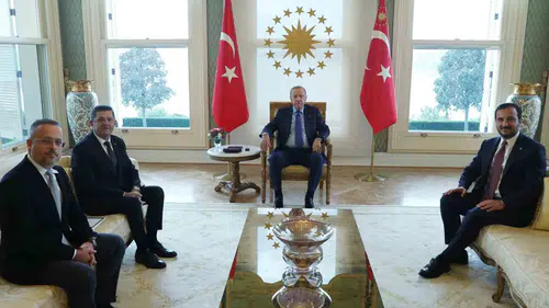 Vahdettin Köşkü'nde Yerel Yönetim Zirvesi: Erdoğan ve Çerkez Bir Araya Geldi