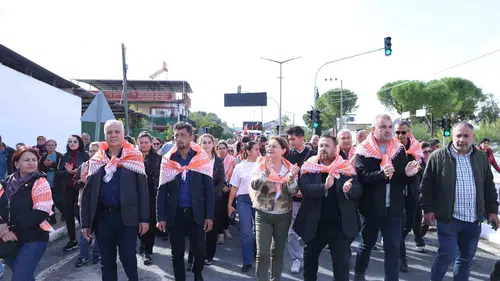 Didim'de Tarım Şenliği: Kadın Çiftçilerin Traktör Kortejiyle Güçlenen Üretim Vizyonu