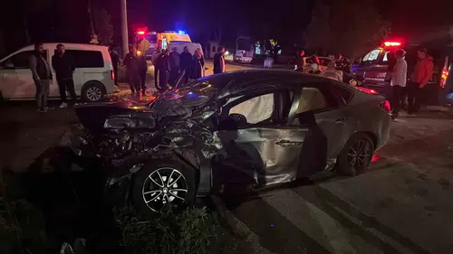 Osmaneli'de tır ve otomobilin karıştığı kazada beş kişi hastanelik oldu