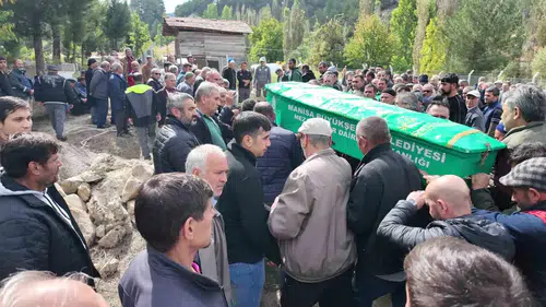 Soma'daki maden faciasında hayatını kaybeden Halit Ersay Çameli'de toprağa verildi