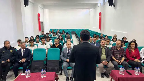 Kaymakam Kandemir’den Türkeli’deki üniversite adaylarına sınav öncesi moral ziyareti