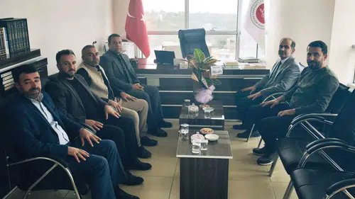 Edremit'te kurumlar arası dayanışma: Nüfus Müdürlüğü'nden Müftülüğe anlamlı kutlama
