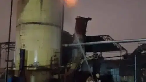 İnegöl Organize Sanayi Bölgesi'ndeki fabrikada talaş silosu yangını paniği