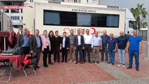 Aliağalı muhtarlardan kan bağışına tam destek: Mahalle temsilcileri örnek oldu