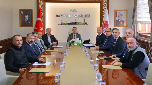 Bayburt'ta sahipsiz hayvanların rehabilitasyonu için yeni yol haritası belirlendi