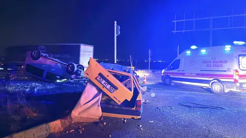 Adıyaman'da kavşak kazası: 3'ü ağır 7 kişi hastanelik oldu