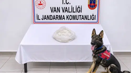Van'da yolcu otobüsüne narkotik baskını: Bir kilo metamfetamin ele geçirildi