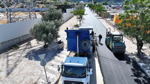 Emlakdere’de sanayi trafiğini rahatlatacak 2 kilometrelik asfalt hamlesi