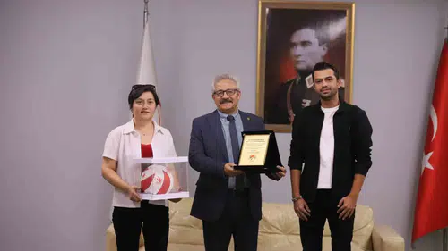 Aras Kargo Spor Kulübü'nden Sultanlar Ligi'nde hem galibiyet hem sosyal sorumluluk hamlesi