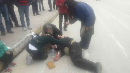 Cumhuriyet Caddesi'nde yaya kazası: Bir kişi hastaneye kaldırıldı