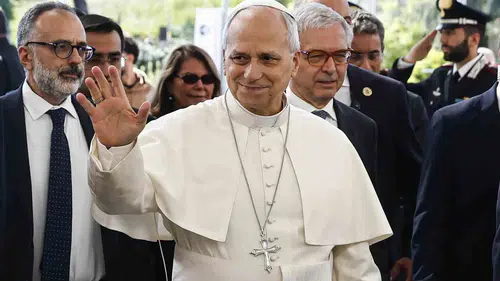 Papa XIV. Leo ameliyat sonrası odasına döndü: Vatikan'dan ilk açıklama geldi