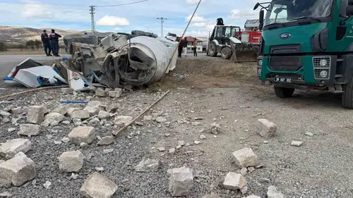 Yozgat'ta beton mikseri dehşeti: Kontrolden çıkan araç metrelerce sürüklendi