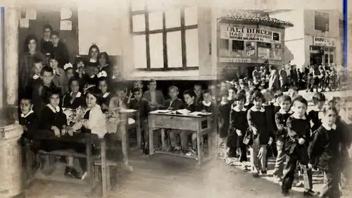 Babadağ'da okul sıralarının tozlu hatıraları gün yüzüne çıkıyor