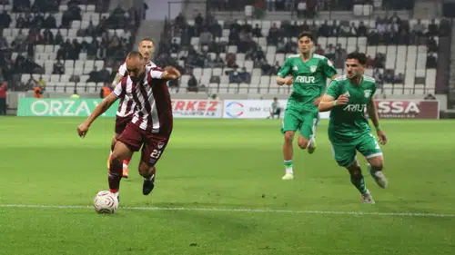 Elazığspor evinde hata yapmadı: Arnavutköy Belediyespor'a gol yağmuru