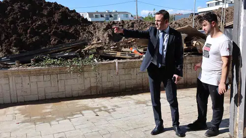 Başiskele’de selin yaraları sarılıyor: Başkan Özlü’den esnafa destek sözü