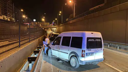 Bursa'da ehliyetsiz sürücünün karıştığı kaza trafiği kilitledi
