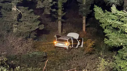 Çıkınlar Yaylası'nda korkutan kaza: Uçuruma yuvarlanan otomobilde 4 kişi yaralandı