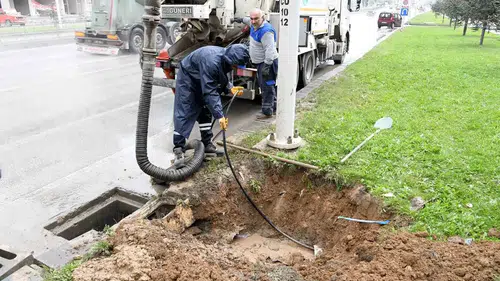 Malatya'da sağanak mesaisi: MASKİ altyapıyı koruma altına aldı