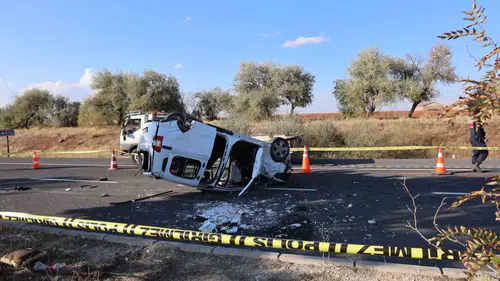 Nevşehir'de trafik kazası: Refüje çarpan araç takla attı, bir kişi hayatını kaybetti