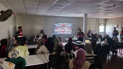 Sinanpaşa'da jandarmadan ailelere uyuşturucuyla mücadele eğitimi