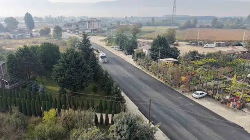 Düzce'de asfalt seferberliği: 36 saatte yenilenen cadde trafiğe açıldı
