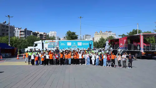 Mardin'de jandarma miniklere trafik kurallarını sahada öğretiyor