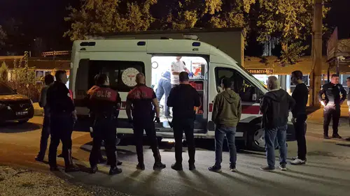 Mimar Sinan Parkı yakınlarında bıçaklı saldırı: Bir kişi yaralandı