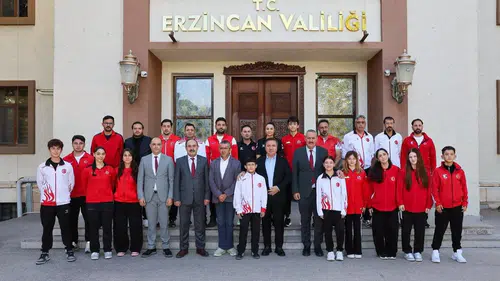 Erzincan'da Genç Sporcuların Başarısı Valilikte Taçlandırıldı